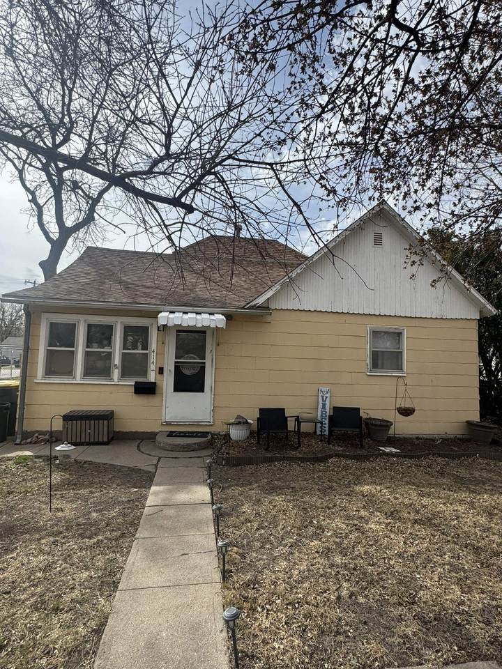 414 Bellevue Avenue - Photo 1
