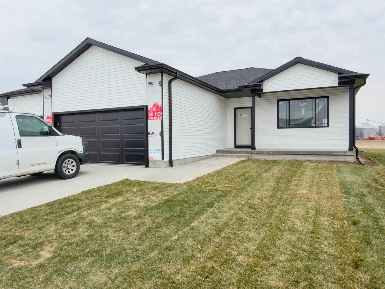 2209 41st Street - Photo 1