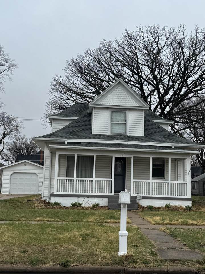 117 6th Street - Photo 1