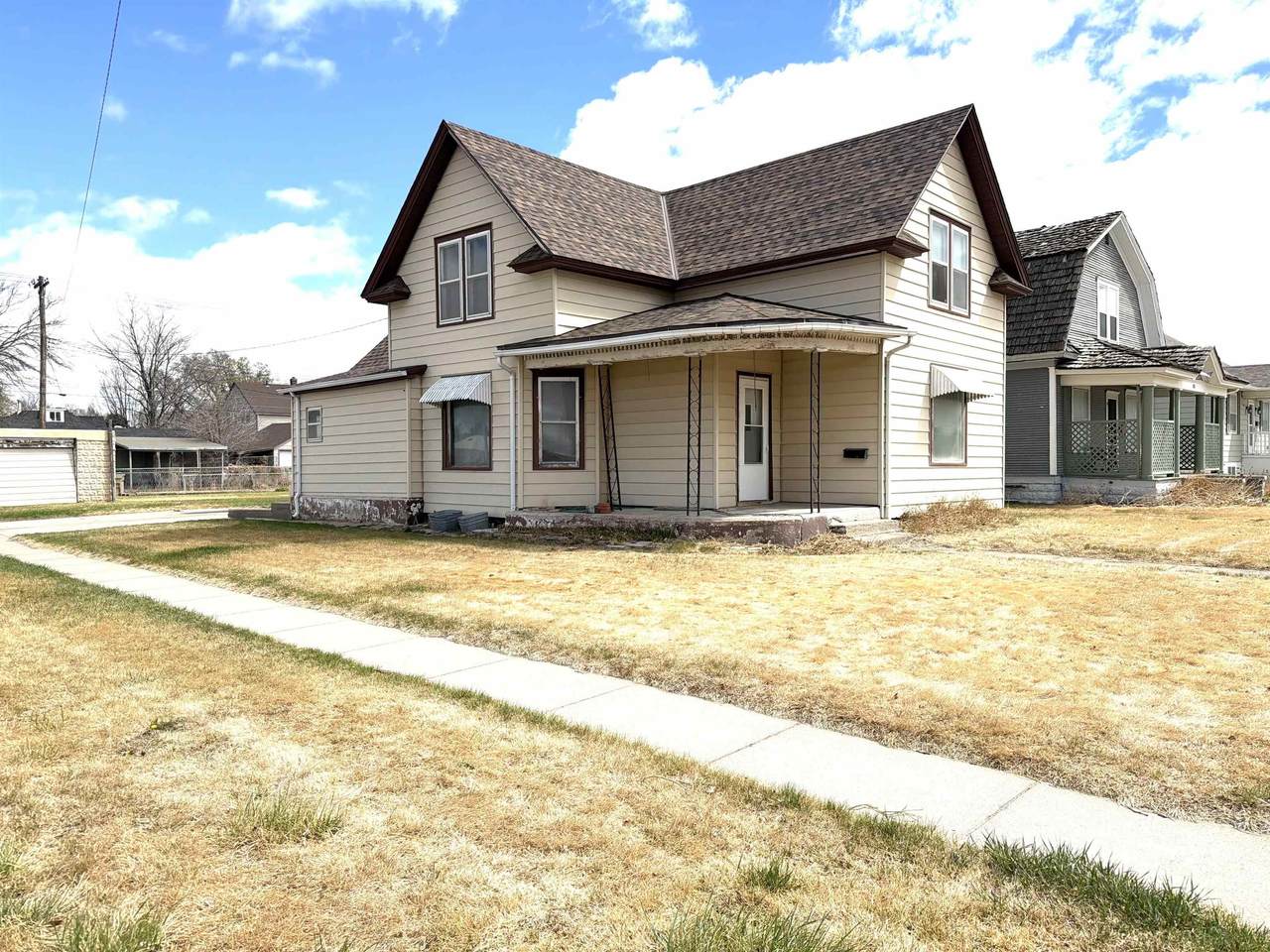 302 9th Street - Photo 1