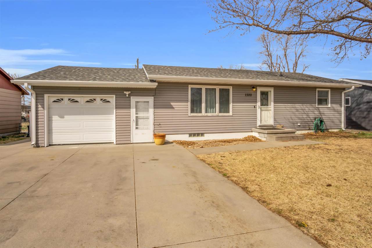 1320 32nd Street - Photo 1