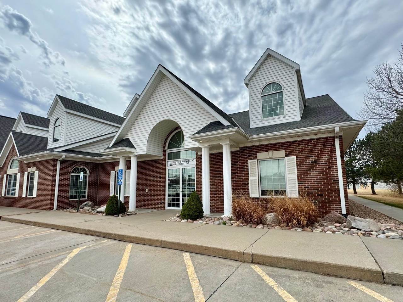 5308 Parklane Drive Suite 5 - Photo 1