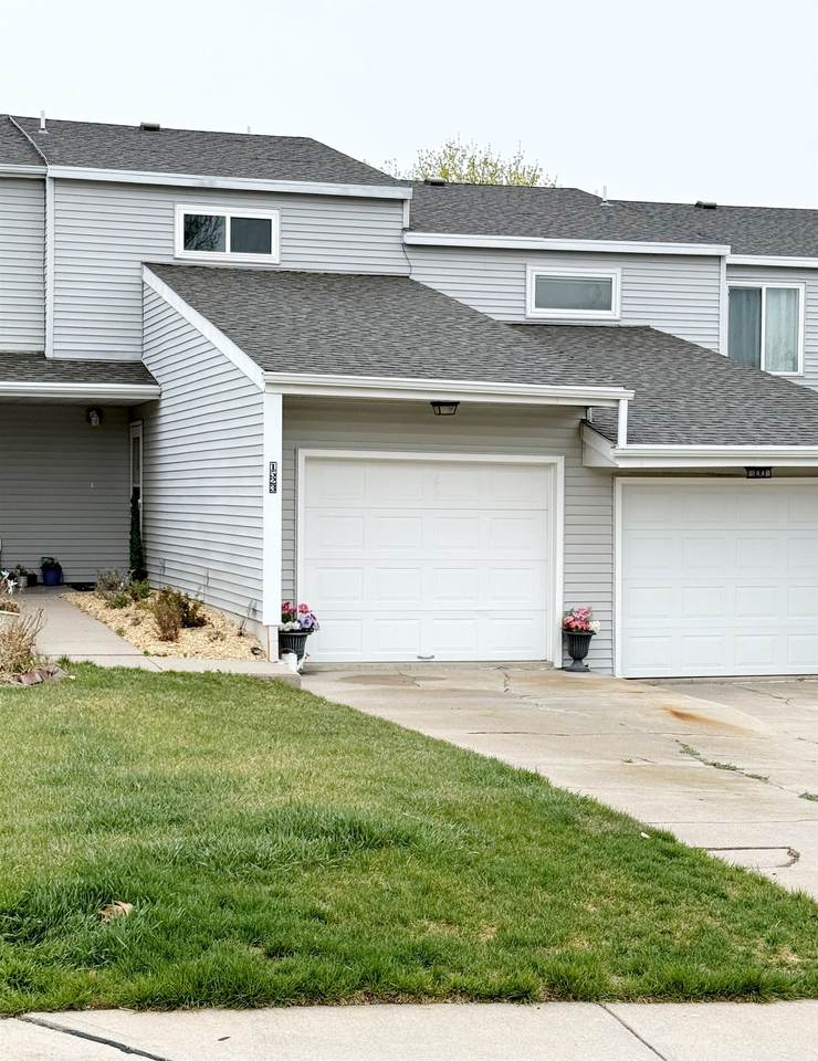 1523 40th Street - Photo 1