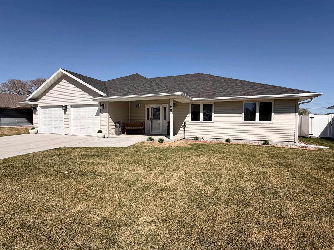 1207 D Avenue - Photo 1