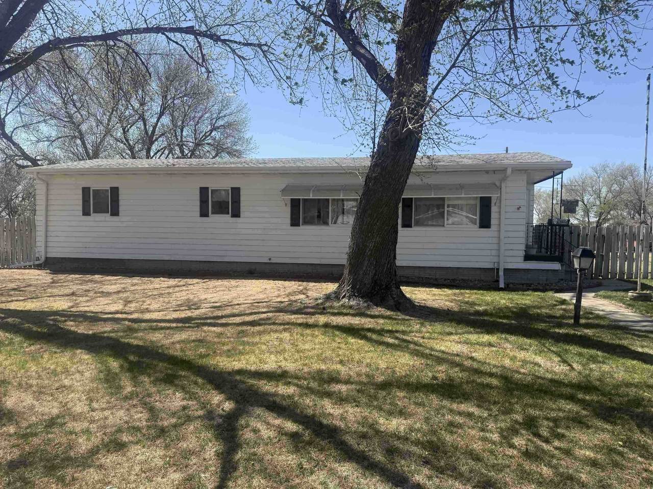 222 Arthur Street - Photo 1
