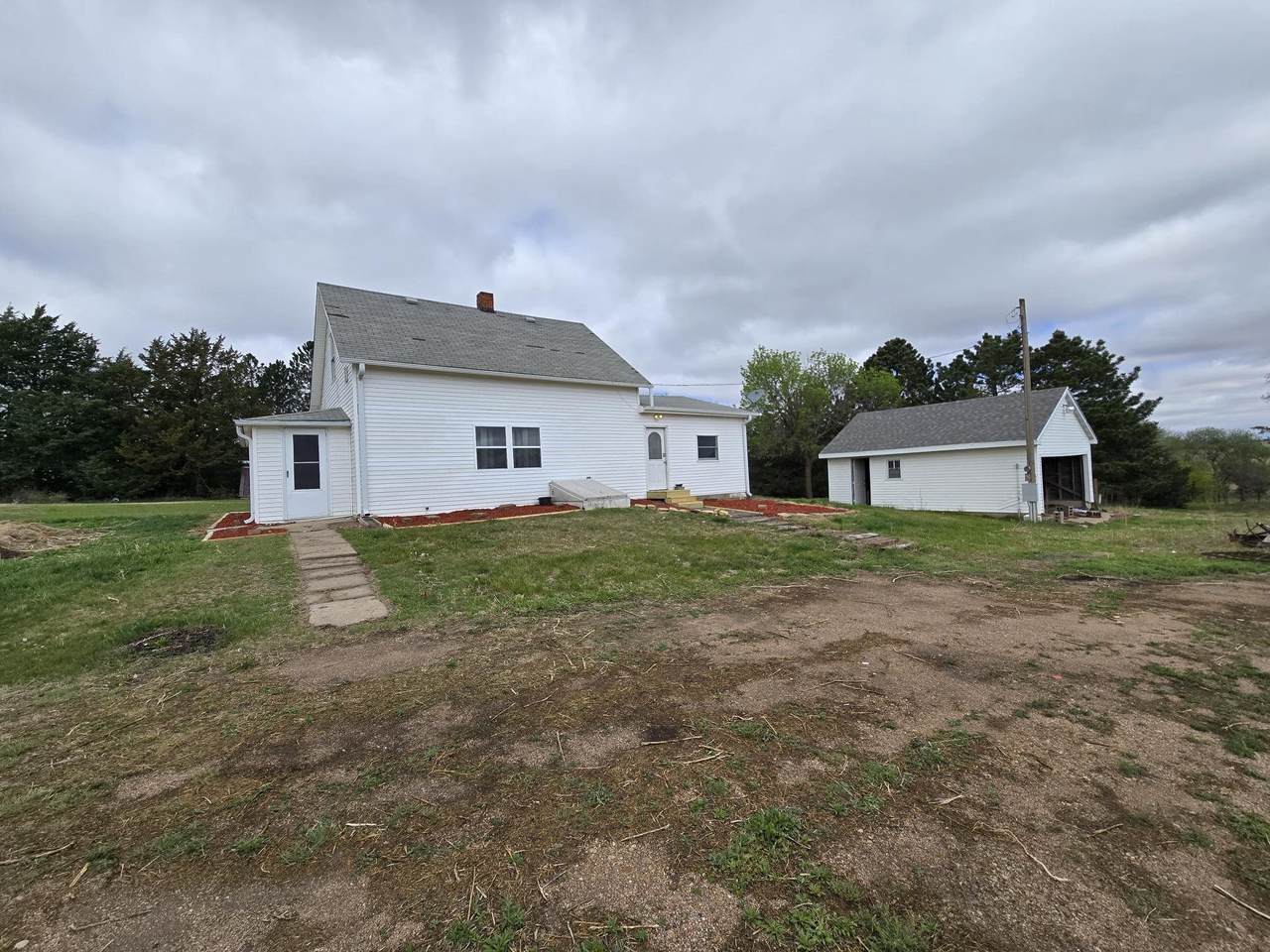 1136 T Road - Photo 1