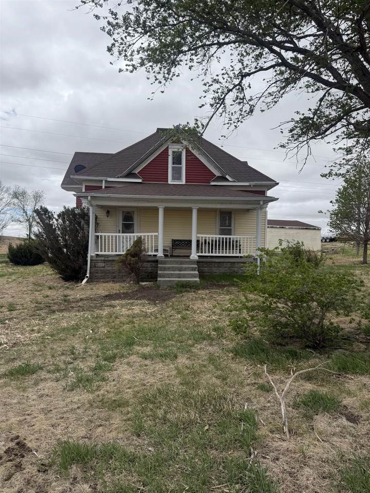 20460 Maple Road - Photo 1