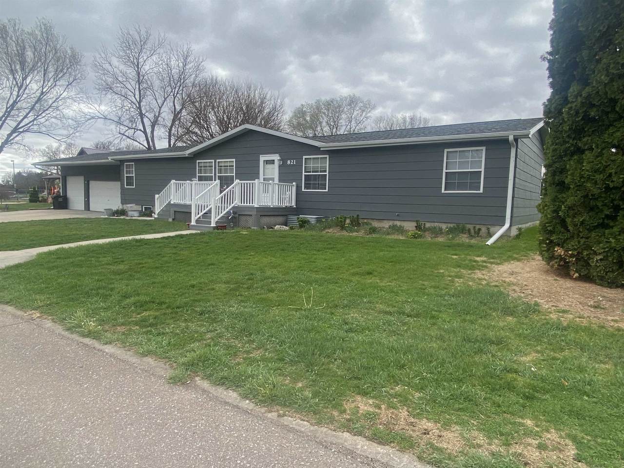 821 Westridge Drive - Photo 1