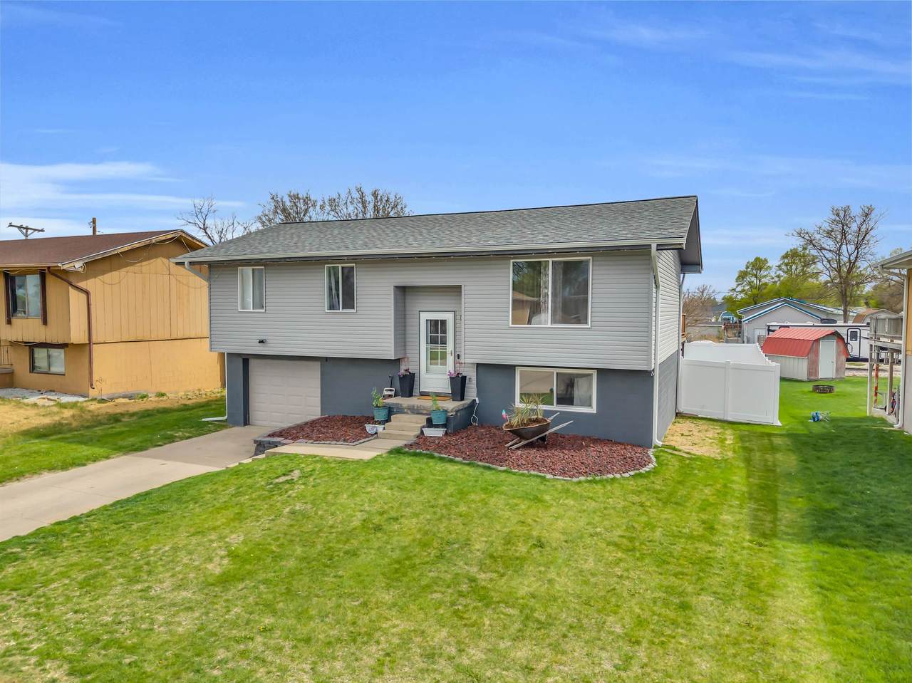 609 18th Street - Photo 1