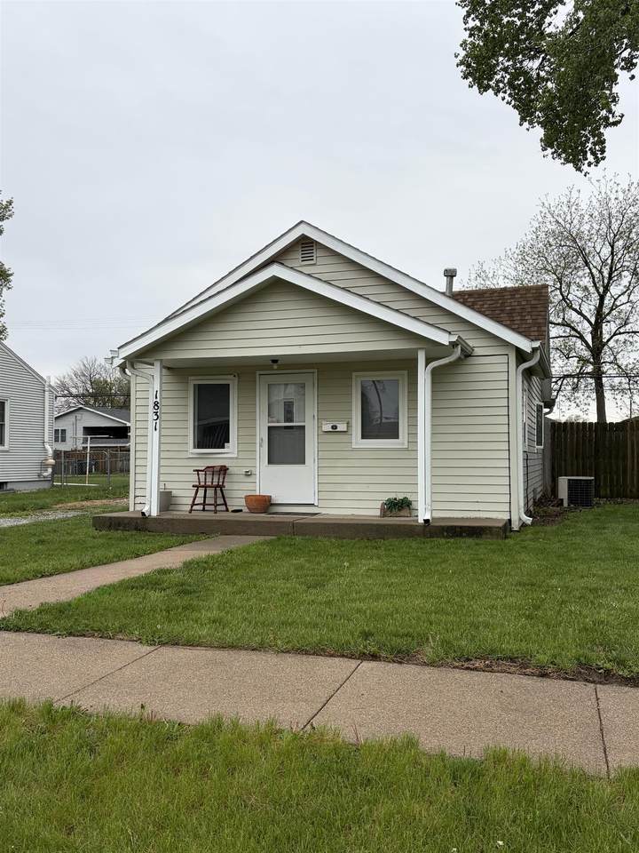 1831 Bateman Street - Photo 1