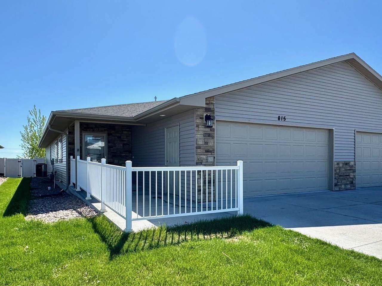 815 G Avenue Place - Photo 1