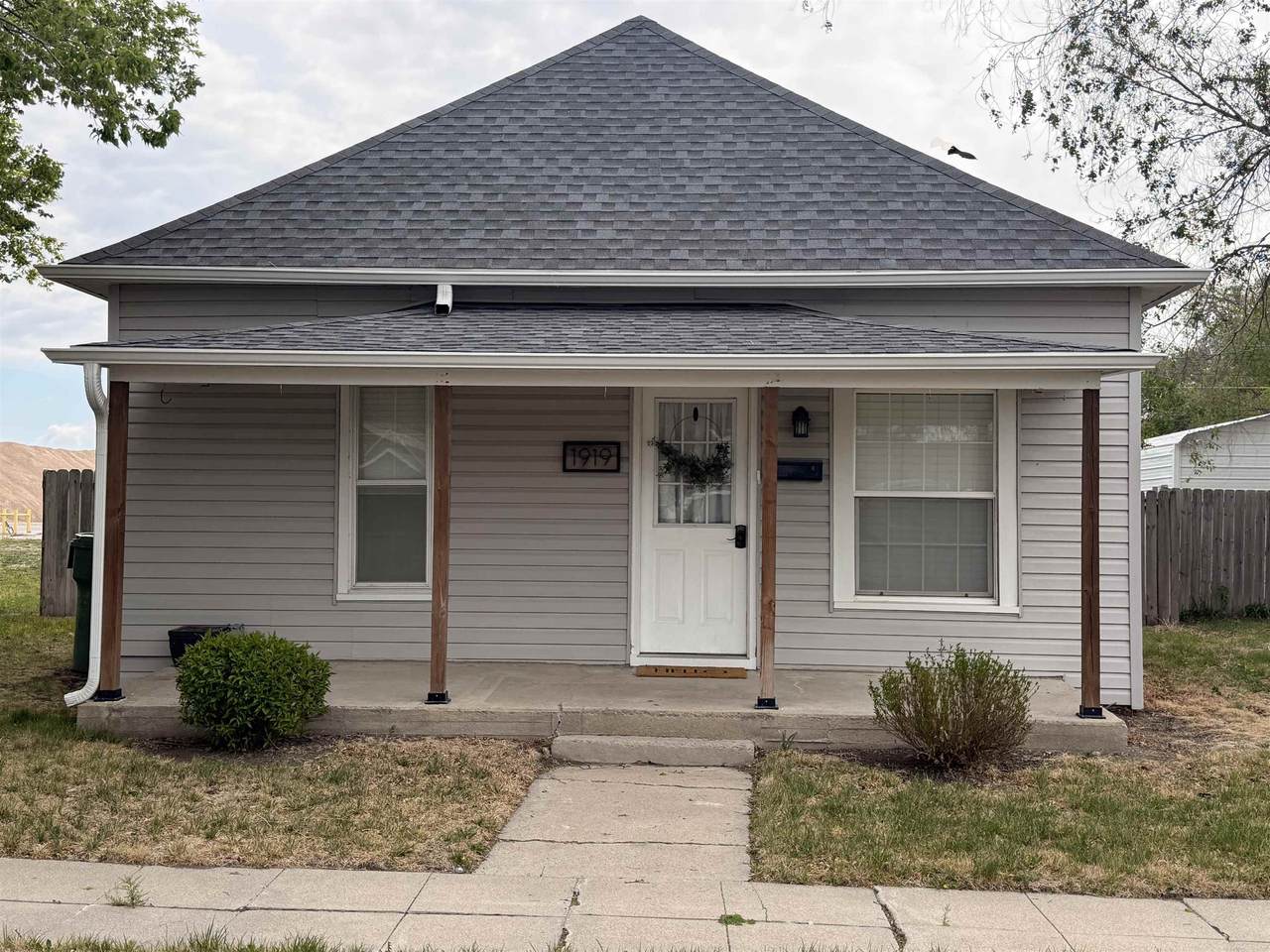 1919 C Avenue - Photo 1