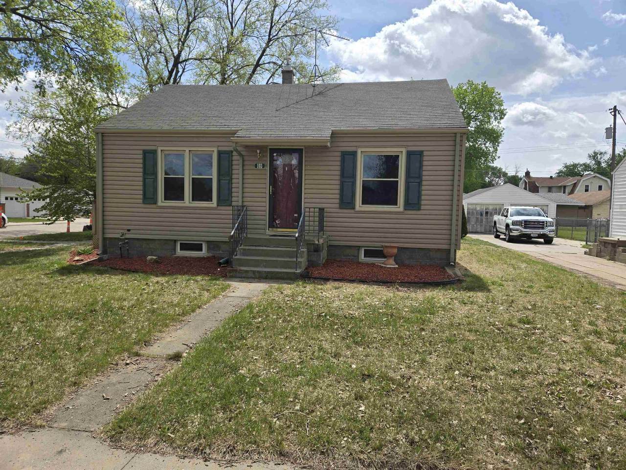 103 13th Street - Photo 1