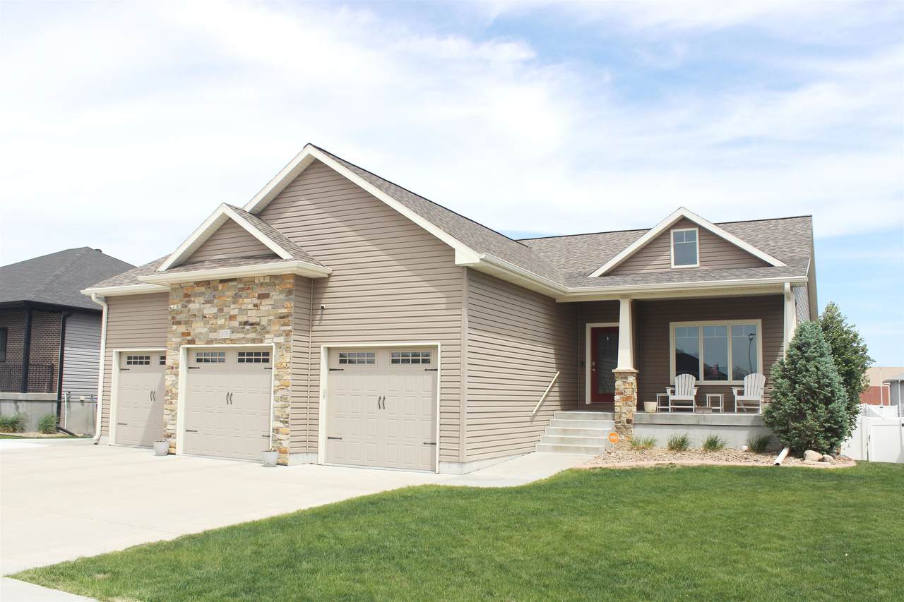 905 17th Avenue - Photo 1