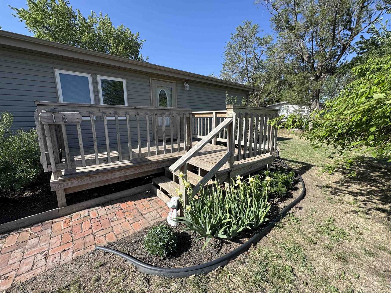 16 Rushmore Drive - Photo 1