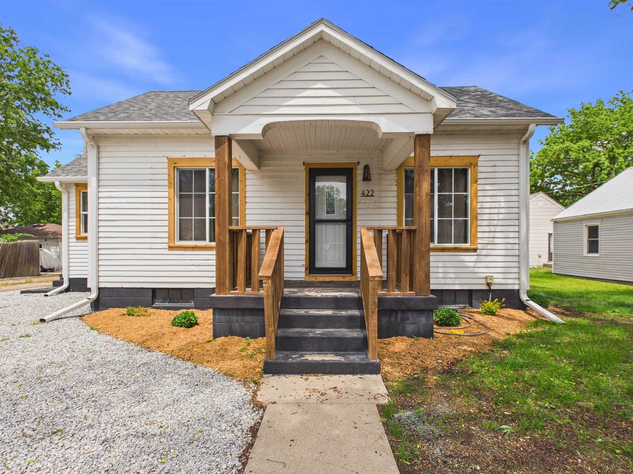 422 Hawthorne Street - Photo 1