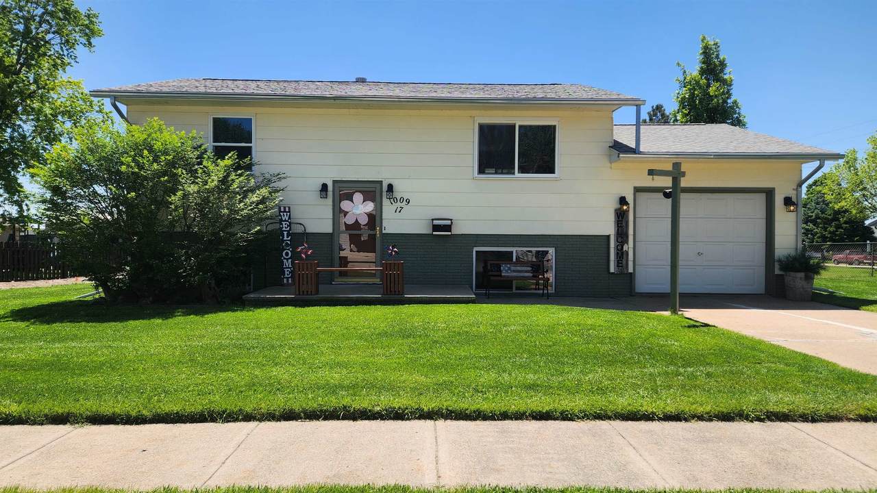 1009 17th Street - Photo 1