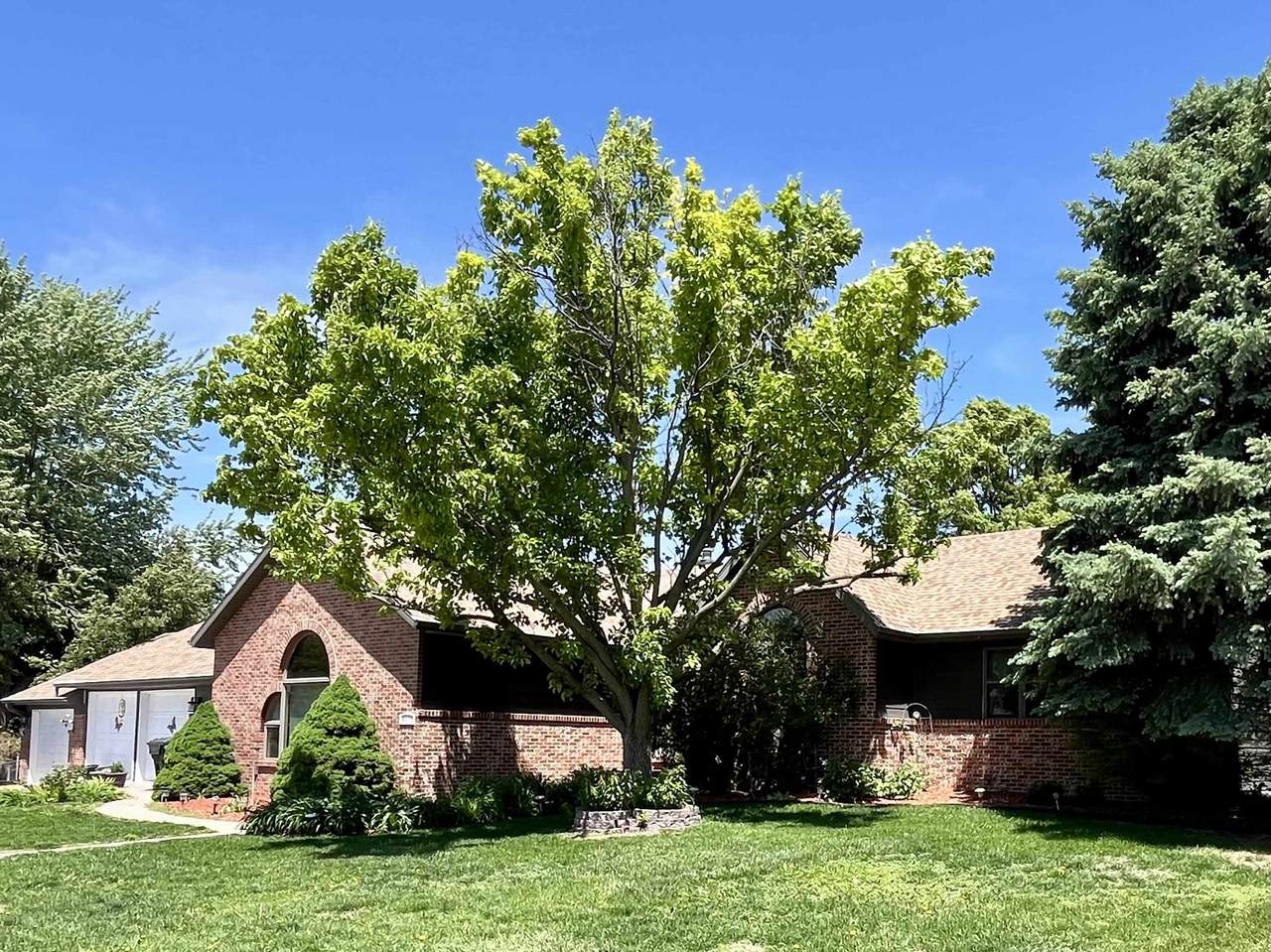 4611 Regency - Photo 1