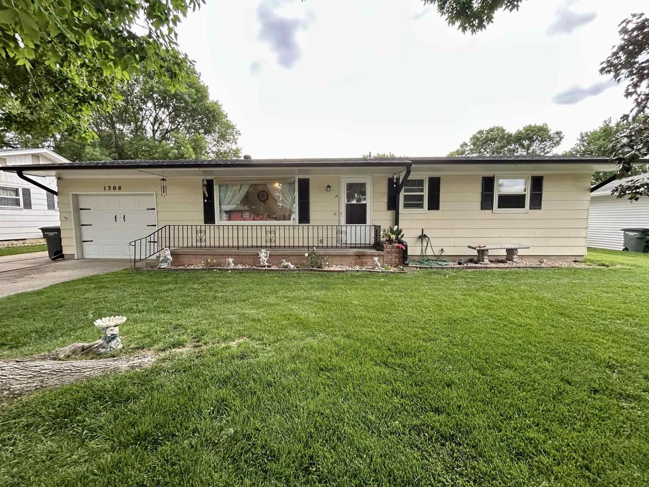 1308 Arapahoe Avenue - Photo 1