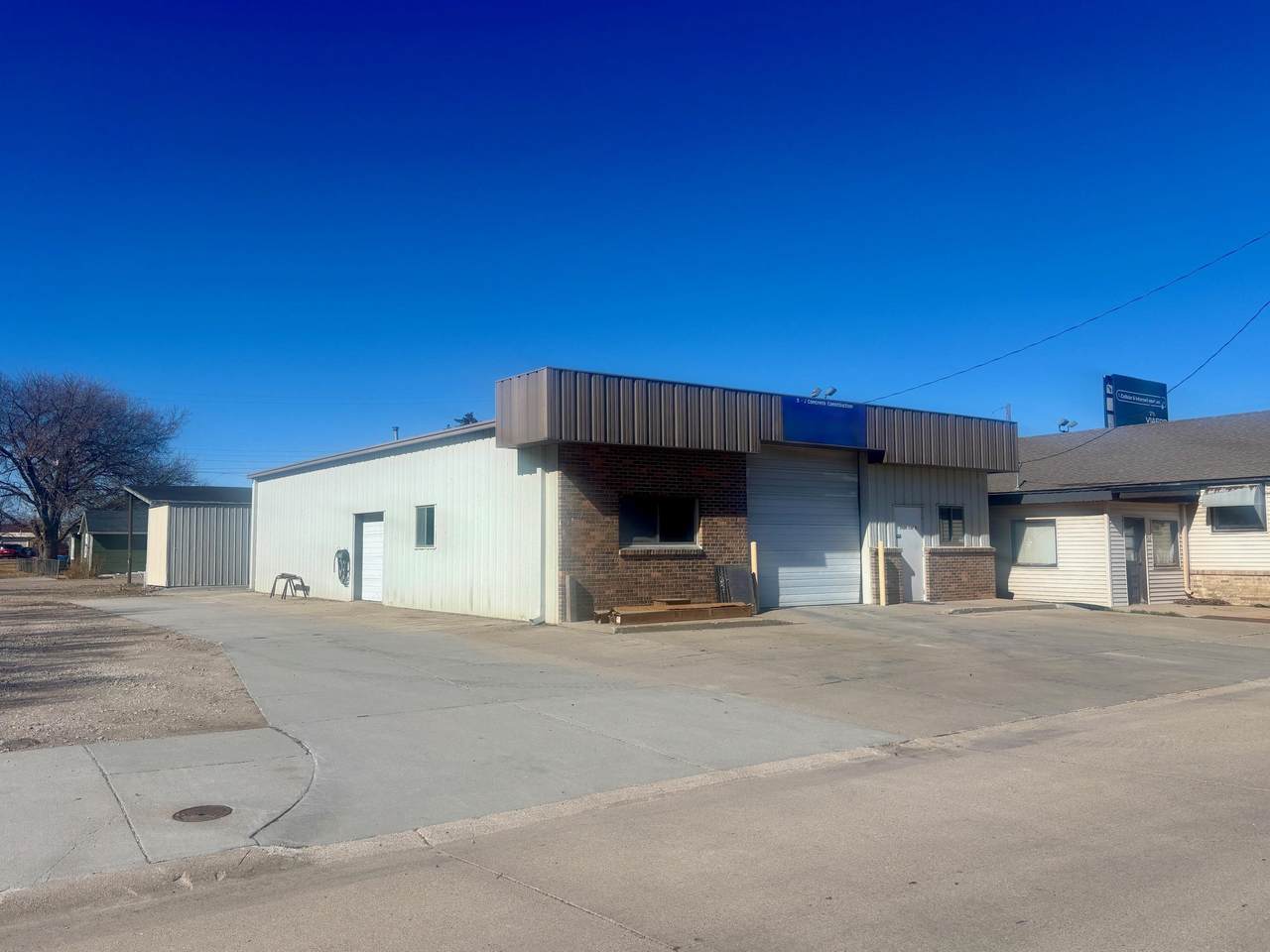 2400 H Avenue - Photo 1