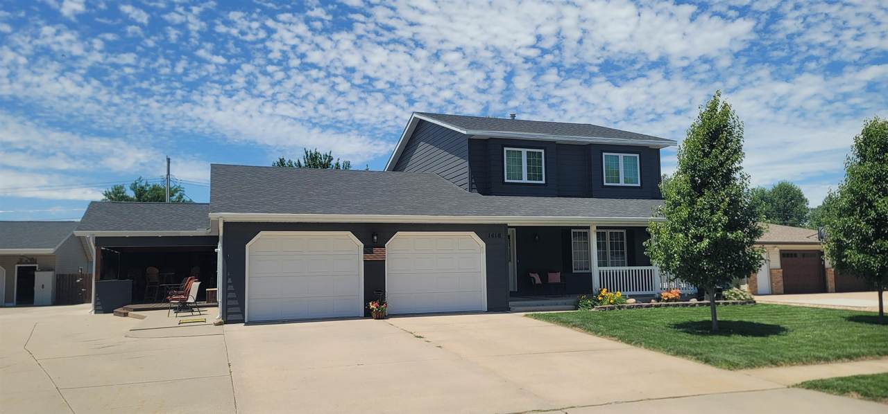 1418 10TH AVE - Photo 1