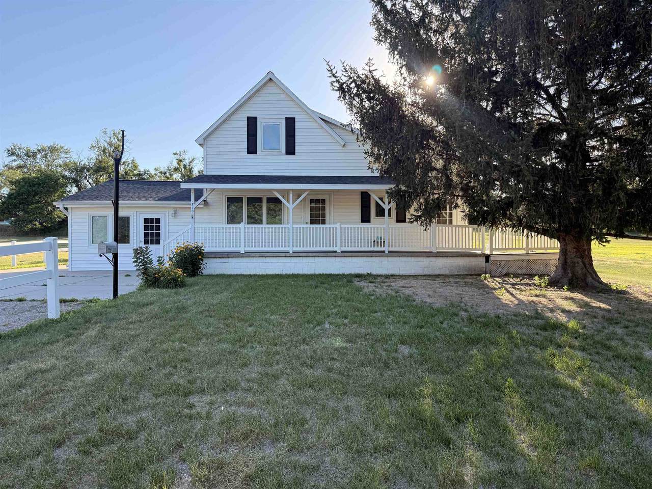 710 Sycamore Street - Photo 1