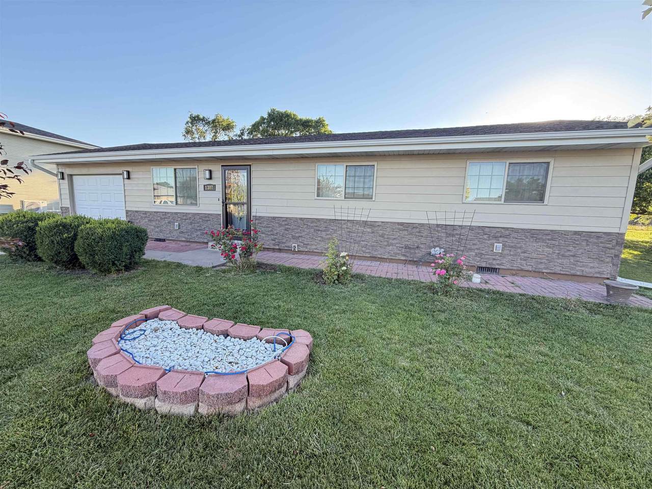 1307 Freedom Lane - Photo 1