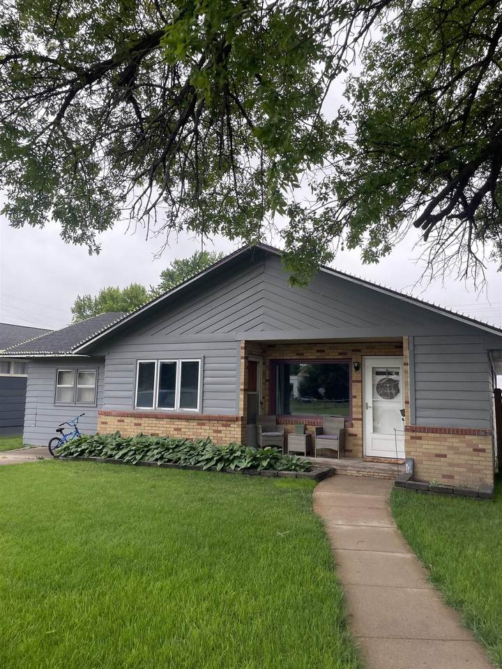 815 17th Street - Photo 1