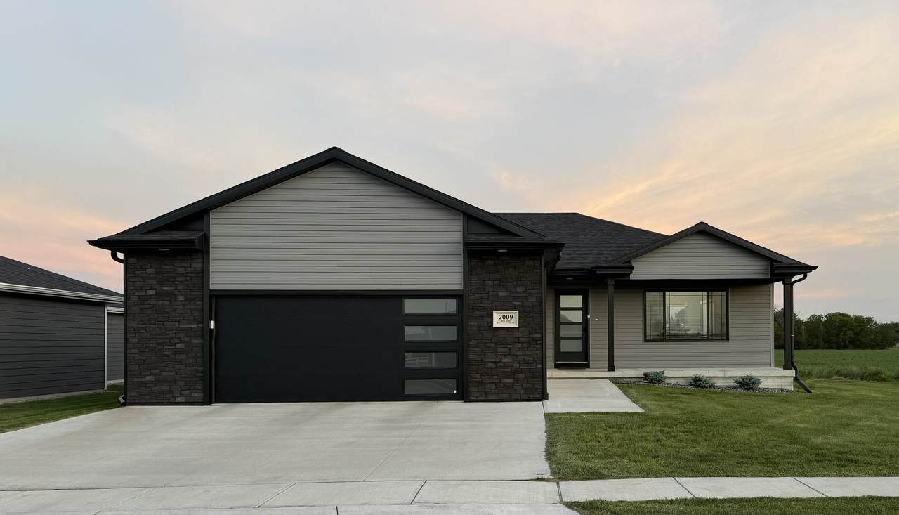 2009 38th Street - Photo 1