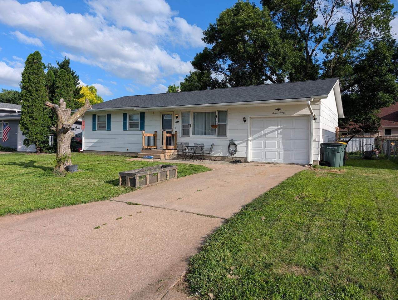 1220 5th Street - Photo 1