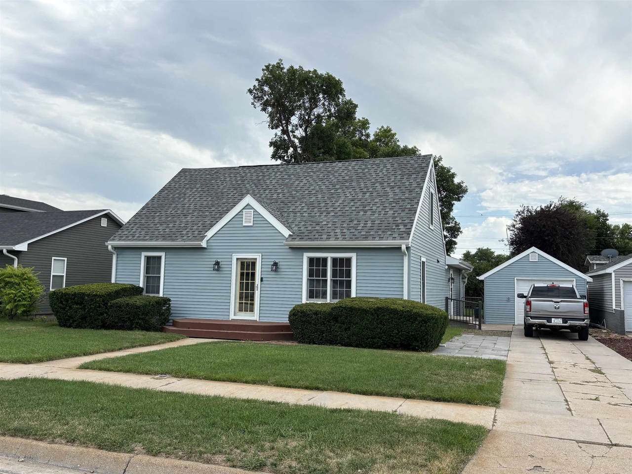 713 14th Street - Photo 1