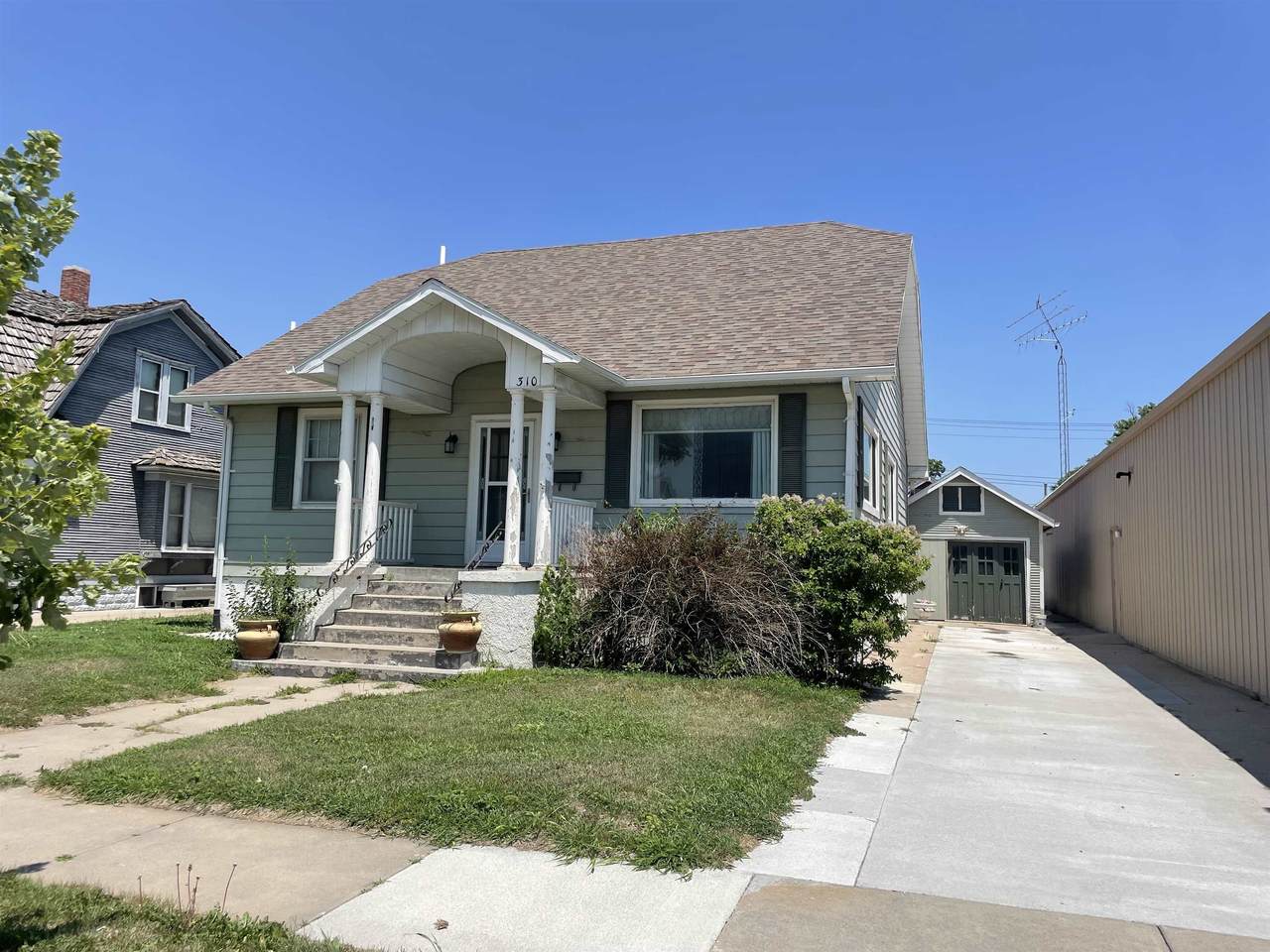 310 9th Street - Photo 1