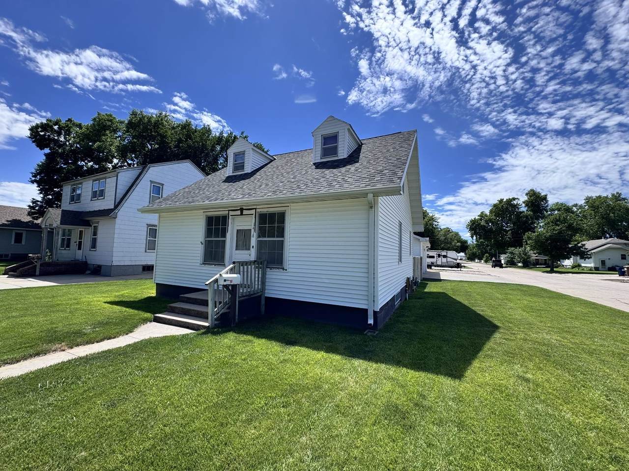 1418 C Avenue - Photo 1