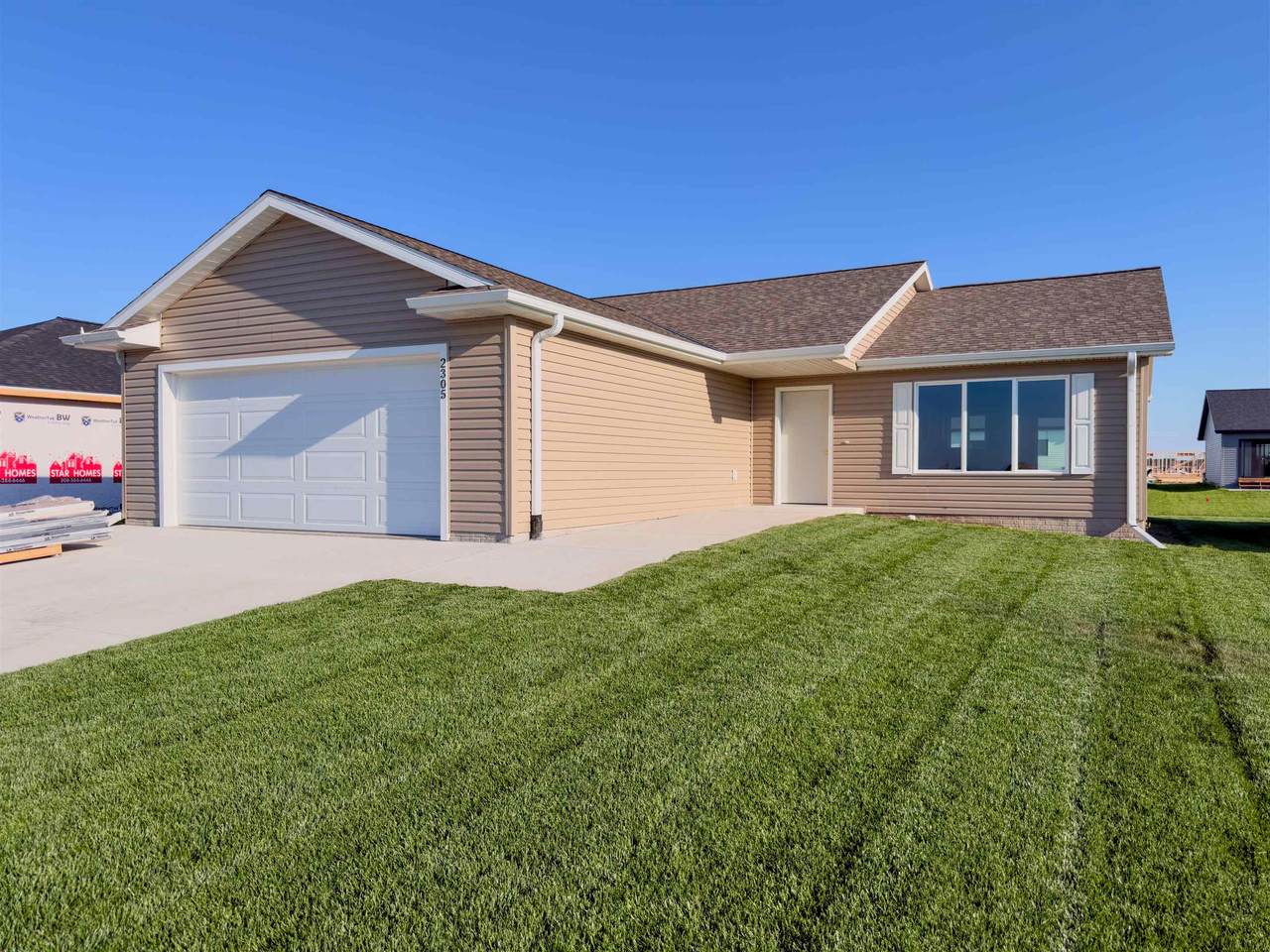 2305 42nd Street - Photo 1