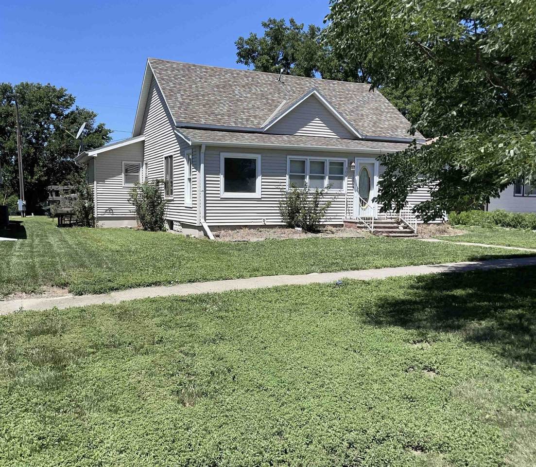 306 Lincoln Street - Photo 1