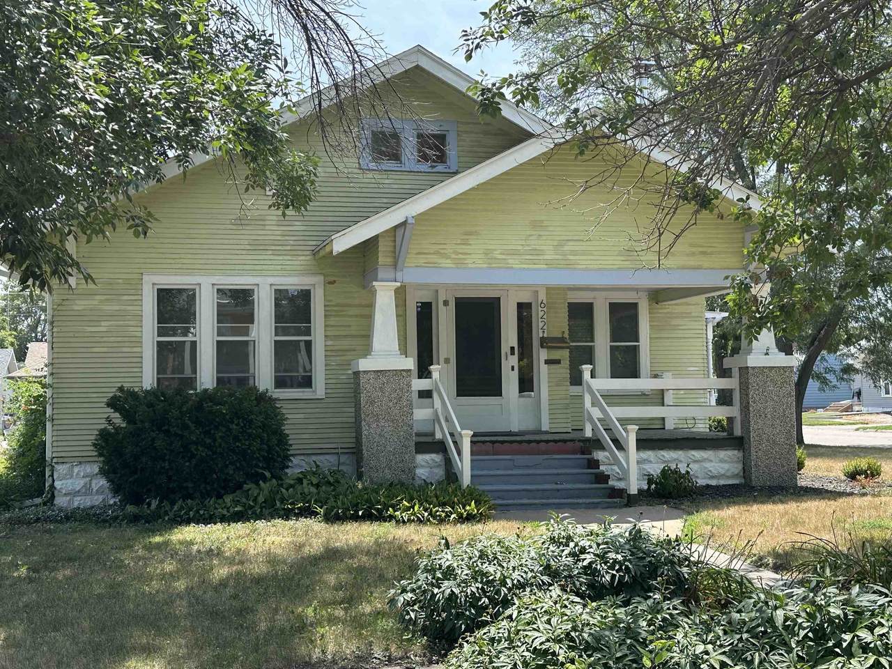 622 26th Street - Photo 1
