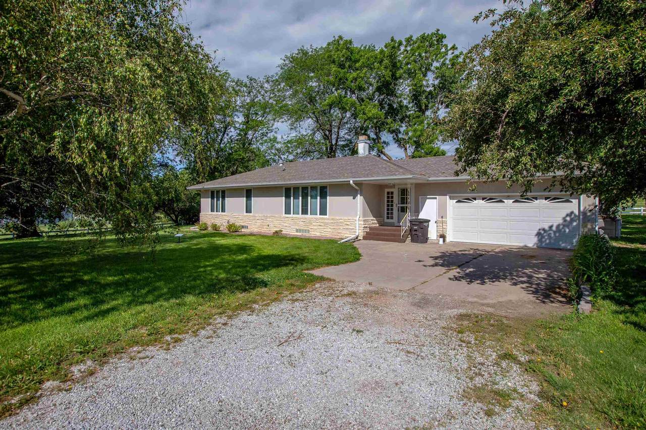 809 Hwy 281 - Photo 1
