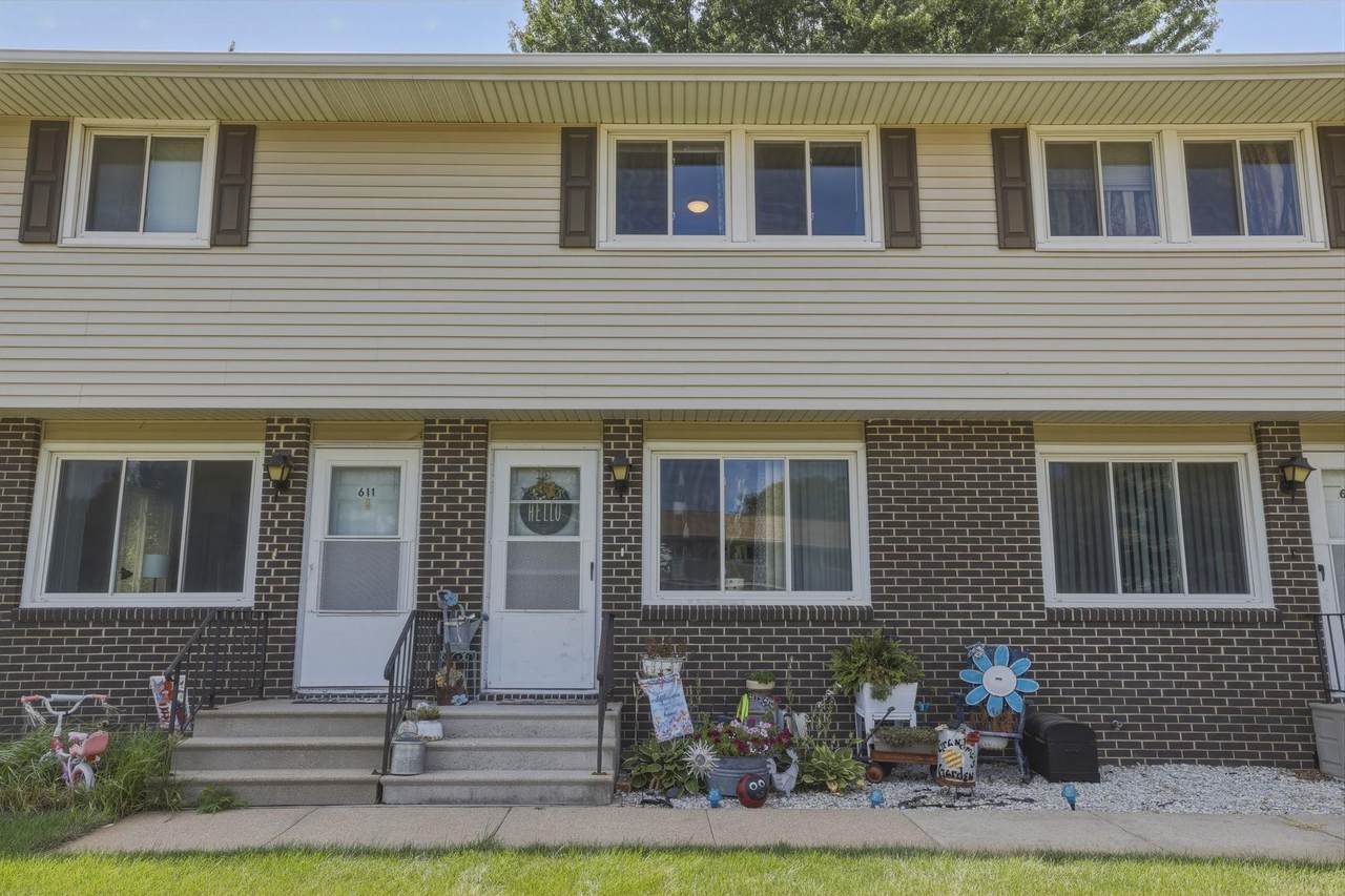 611 1/2 Thomas Drive - Photo 1
