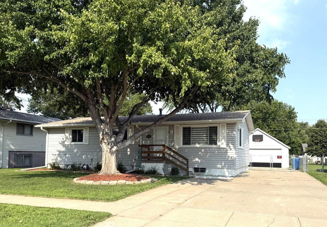 1611 I Avenue - Photo 1