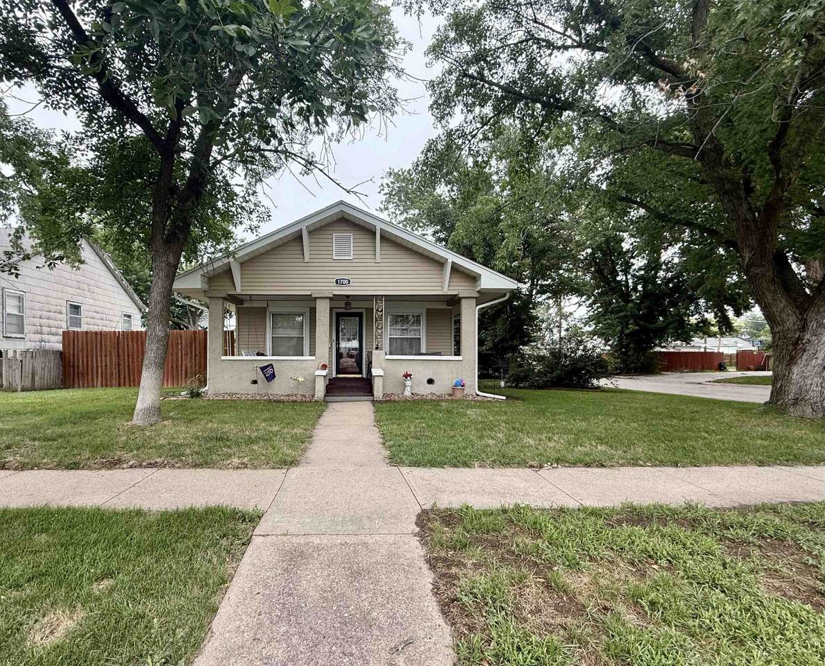 1700 7th Street - Photo 1