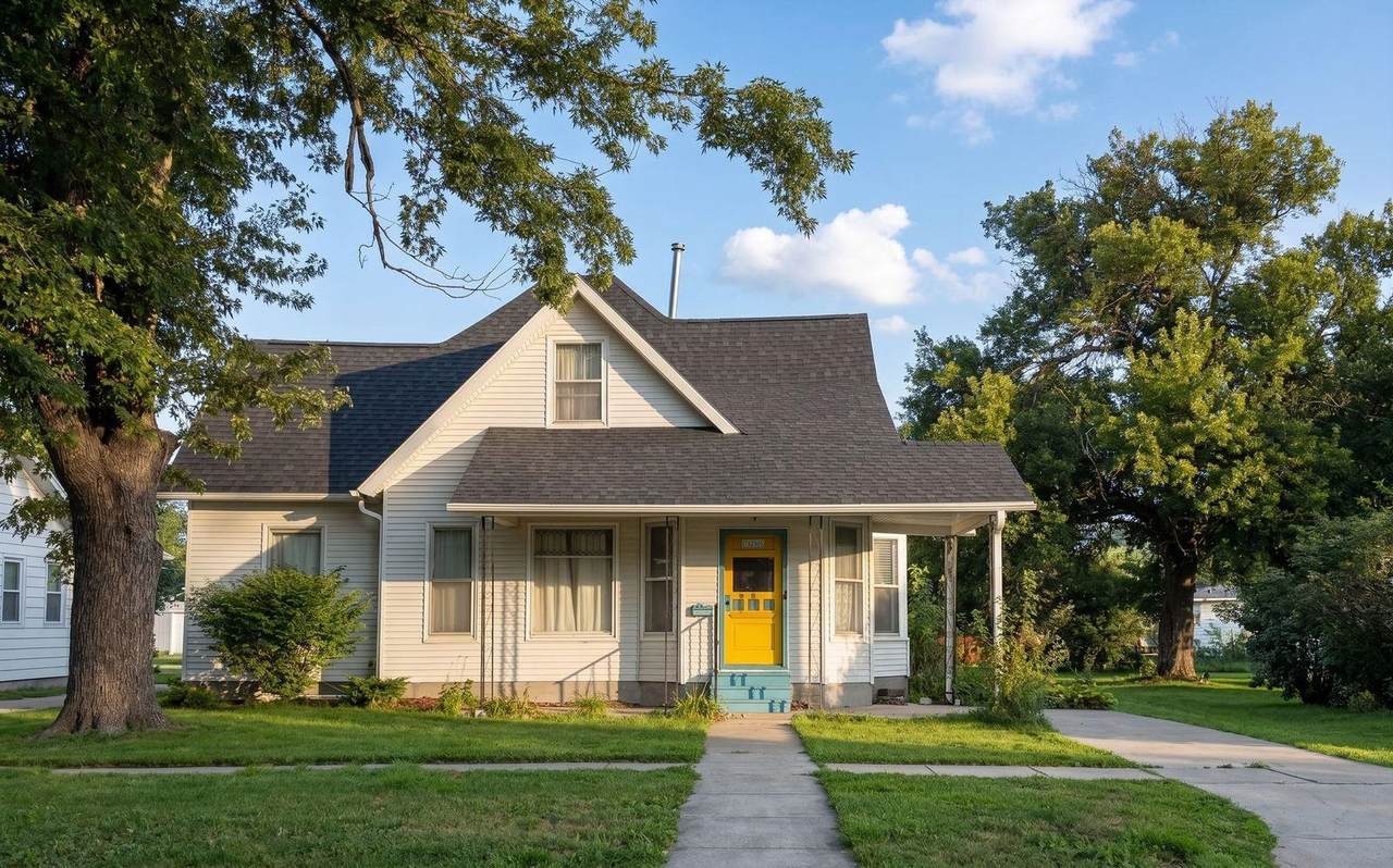 1322 4th Street - Photo 1