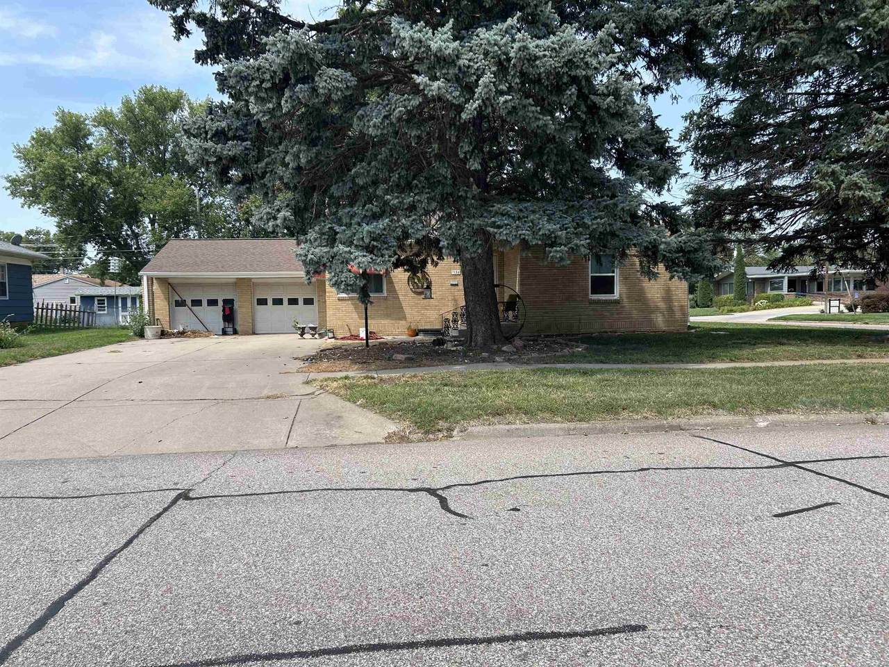 1137 Hewett Avenue - Photo 1