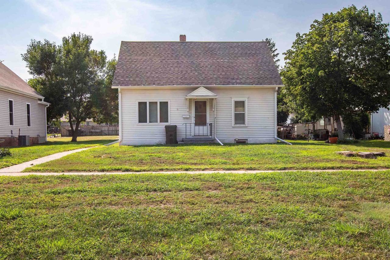 121 Minden Avenue - Photo 1