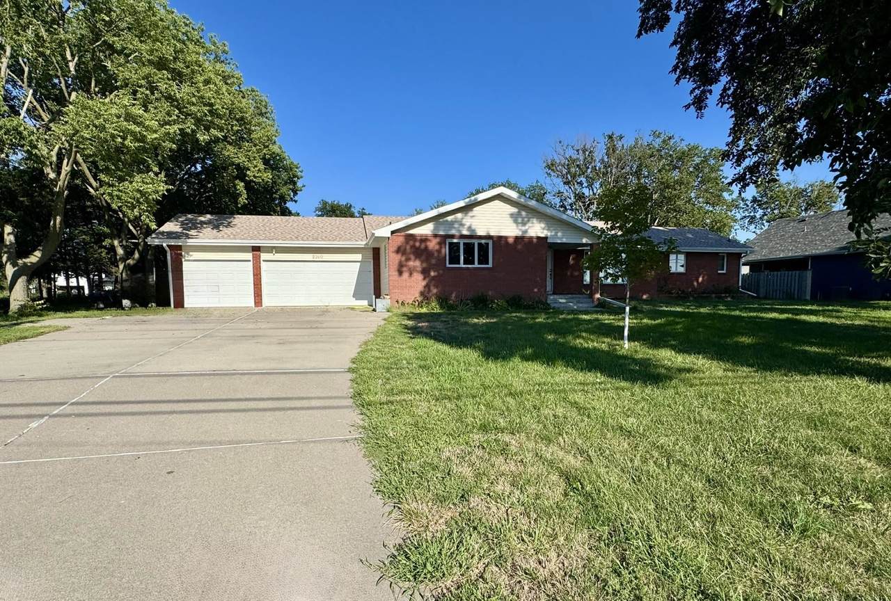 2360 Elm Avenue - Photo 1