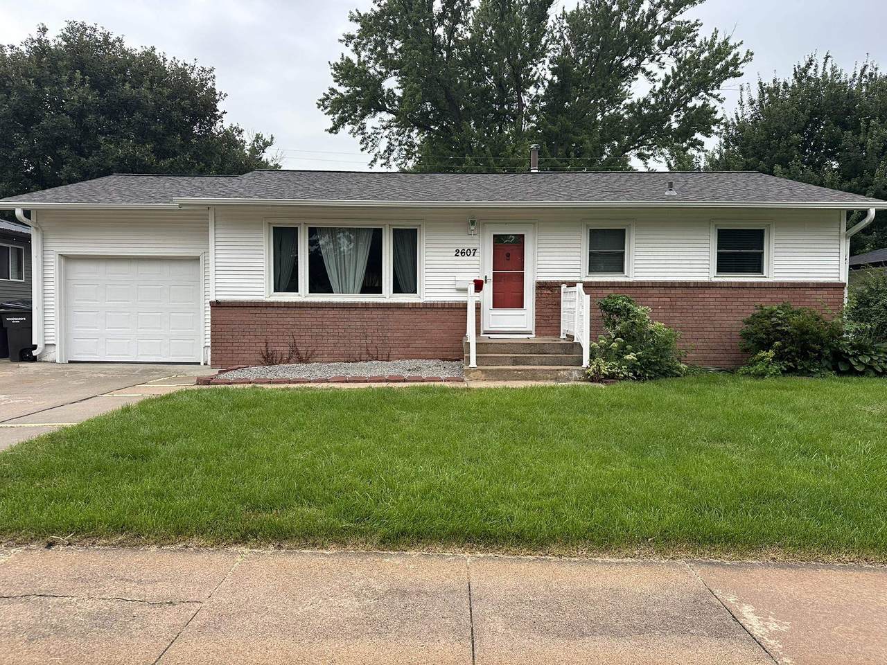 2607 8th Street - Photo 1