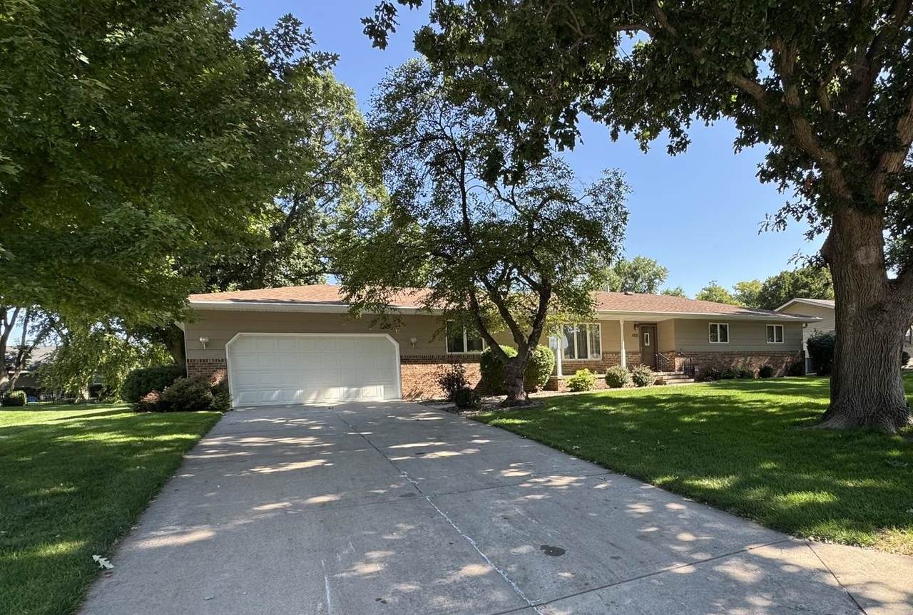 1521 Highland Drive - Photo 1