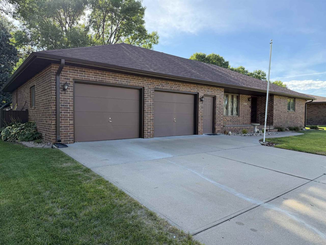 4723 E Avenue - Photo 1
