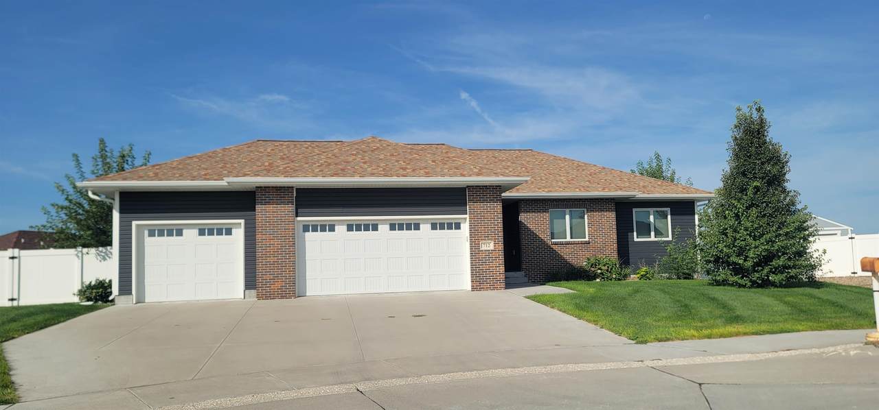 712 47th Street Place - Photo 1