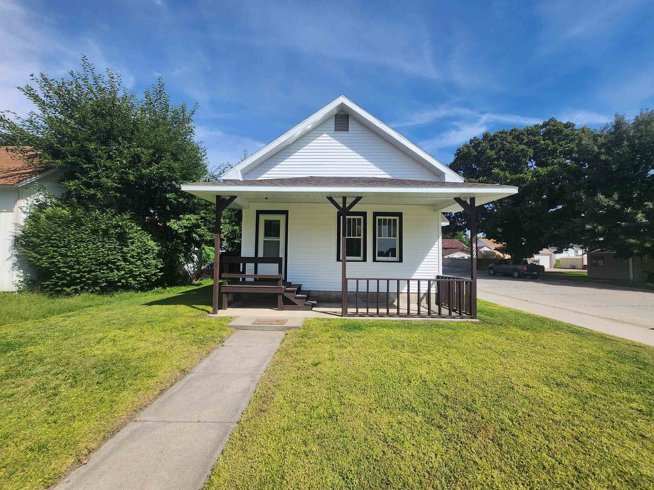 822 17th Street - Photo 1