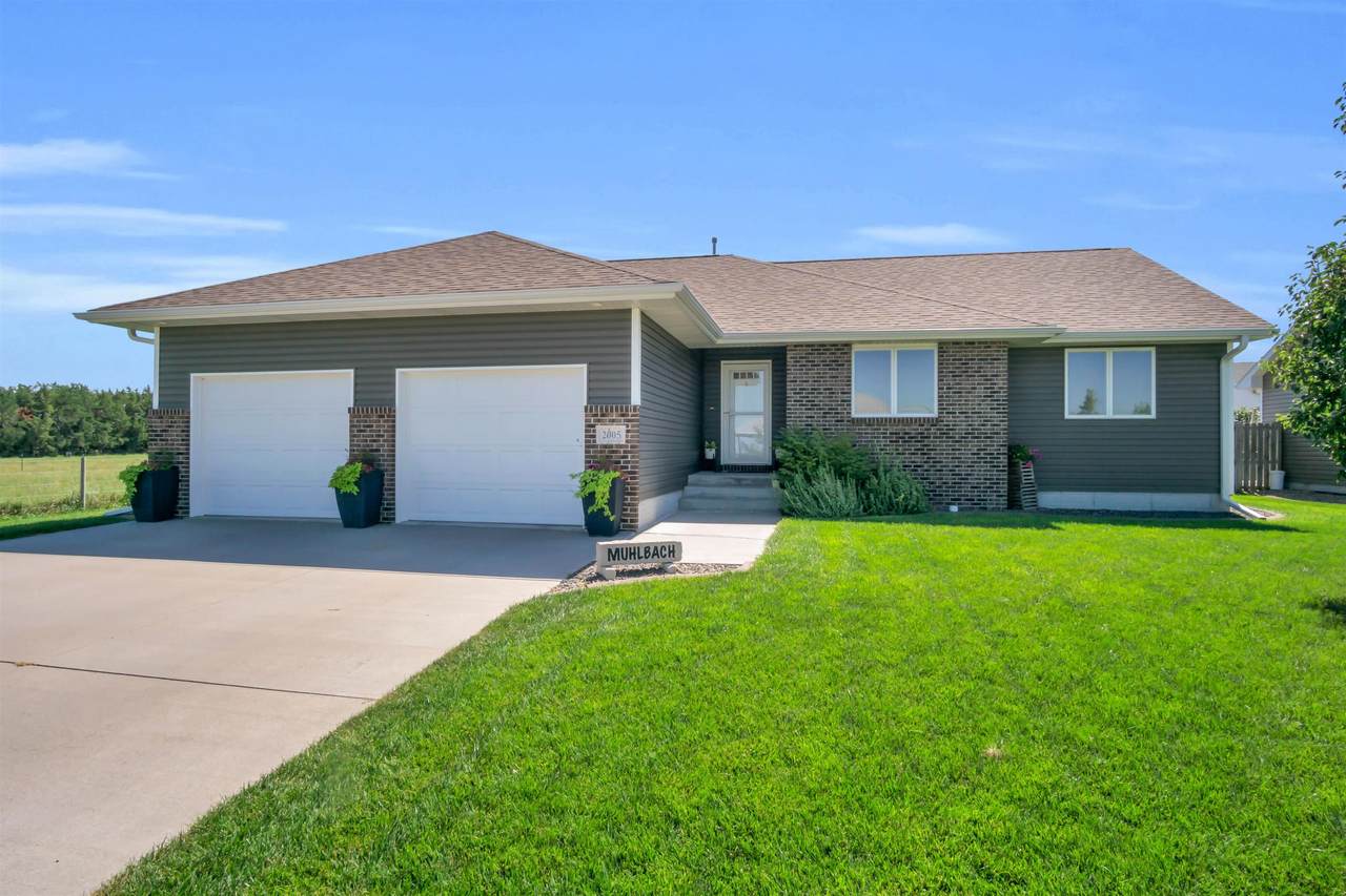 2005 58th Street - Photo 1